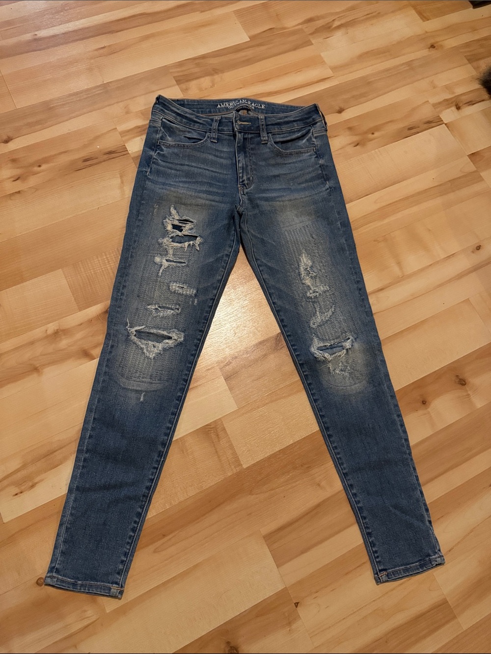 American Eagle Outfitters Women's Distressed Dark Blue Skinny Jeans